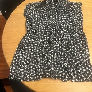 Loft - L - Women's Black and White Floral Romper